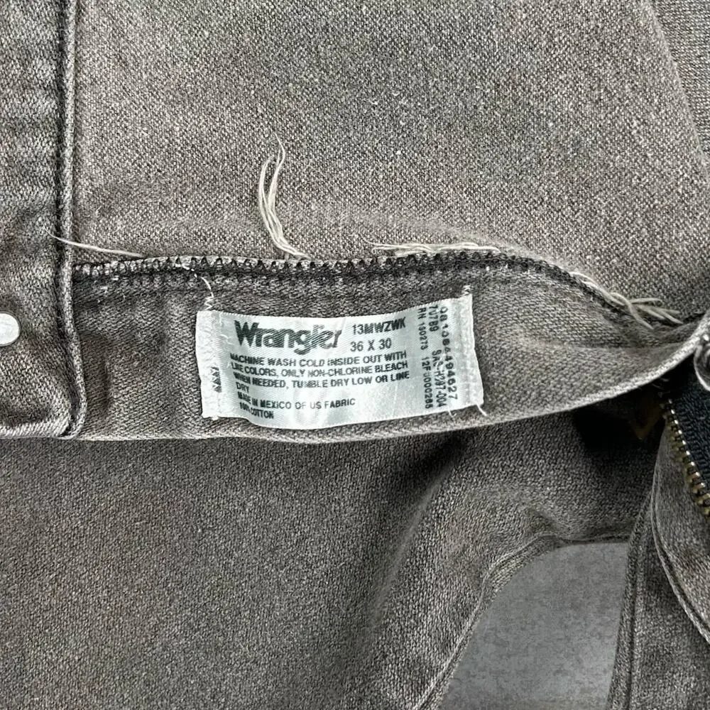 Vintage Y2K Wrangler Jeans 36x28 Relaxed Fit Faded Brown Wash Denim